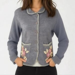 Grey Wool Cardigan with embroidered flowers